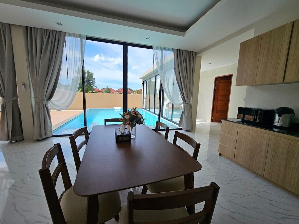 Baan First Pool Villa
