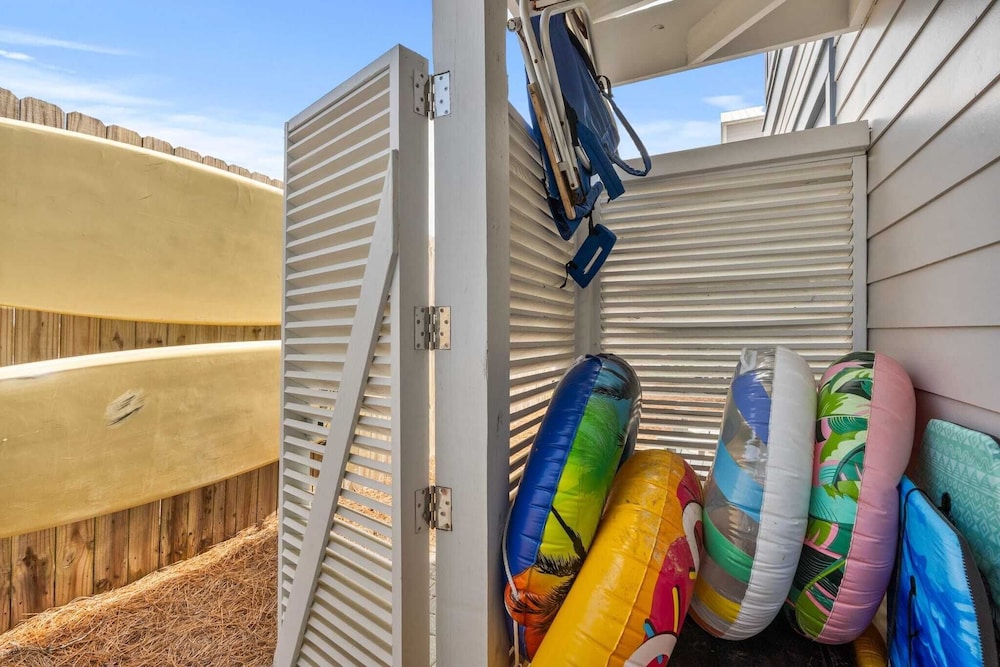 Coastal Getaway w/ Golf Cart, Beach Gear Villa Galini by Avantstay