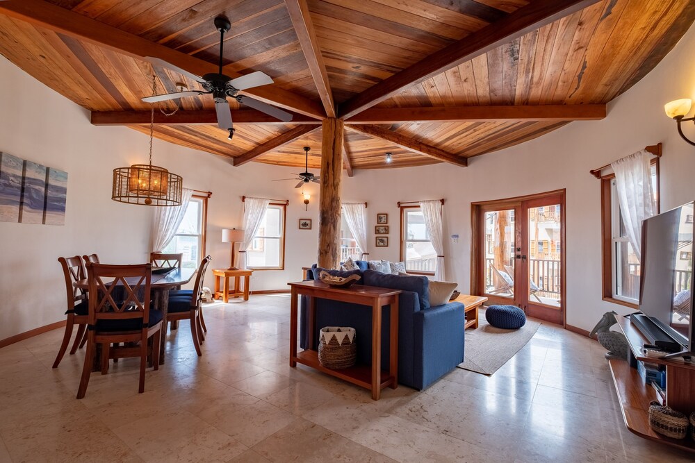 Indigo Belize 2b 3 Bedroom Condo by RedAwning