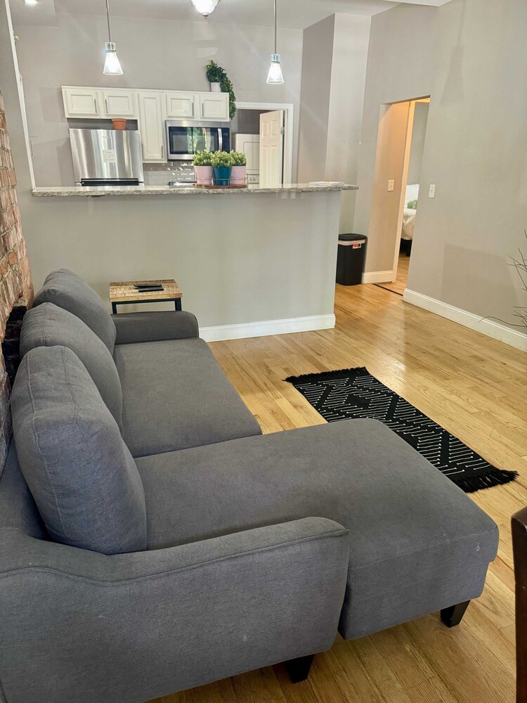 Prime Location - Top Rated - Clean - Parking Free