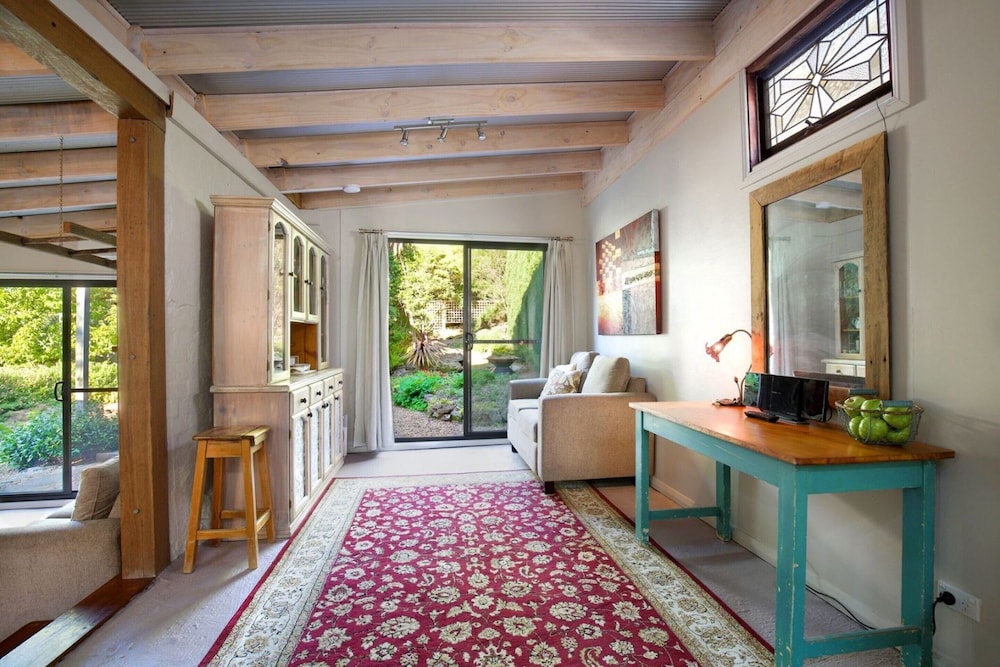 Little Haven Leura Cottage With Spa Bath and BBQ