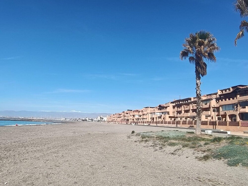 Lovely Apartment in Almeria With Garden