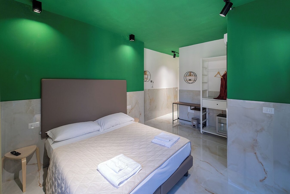 P.C. BOUTIQUE SEA VIEW NAPOLI CENTRO by ClaPa Group Dislocated Hospitality