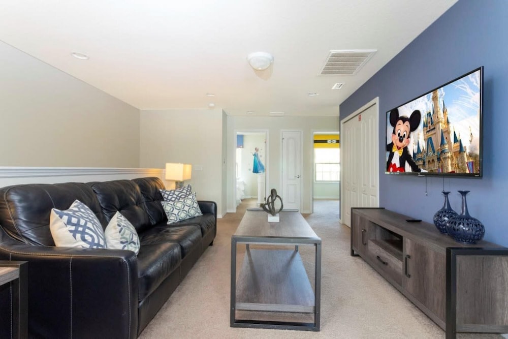 Amazing 5BR Private Pool Lakeview Near Disney