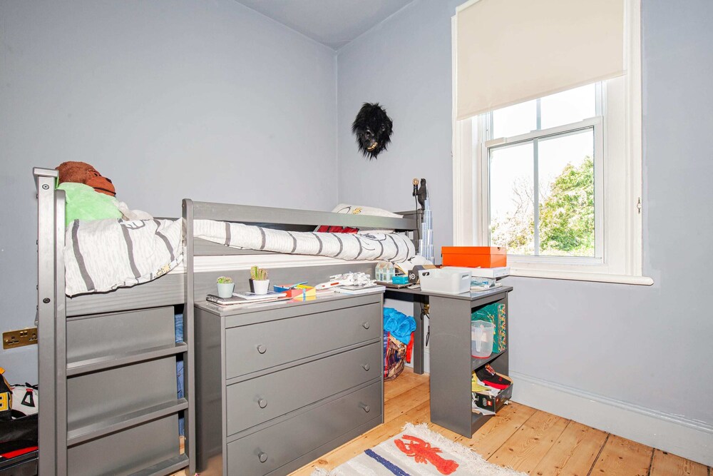 Charming 3BD Oasis 3 Min Walk From Beach Front!