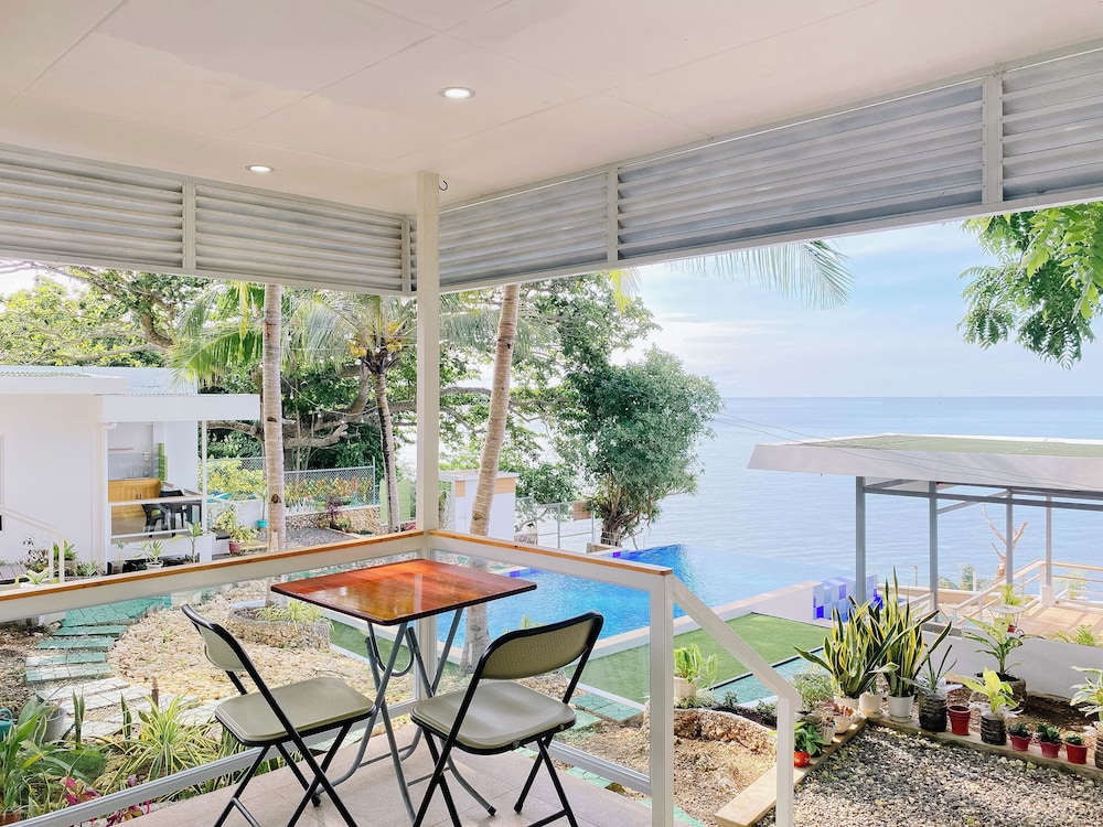 Tulang Diot View and Turtle Haven