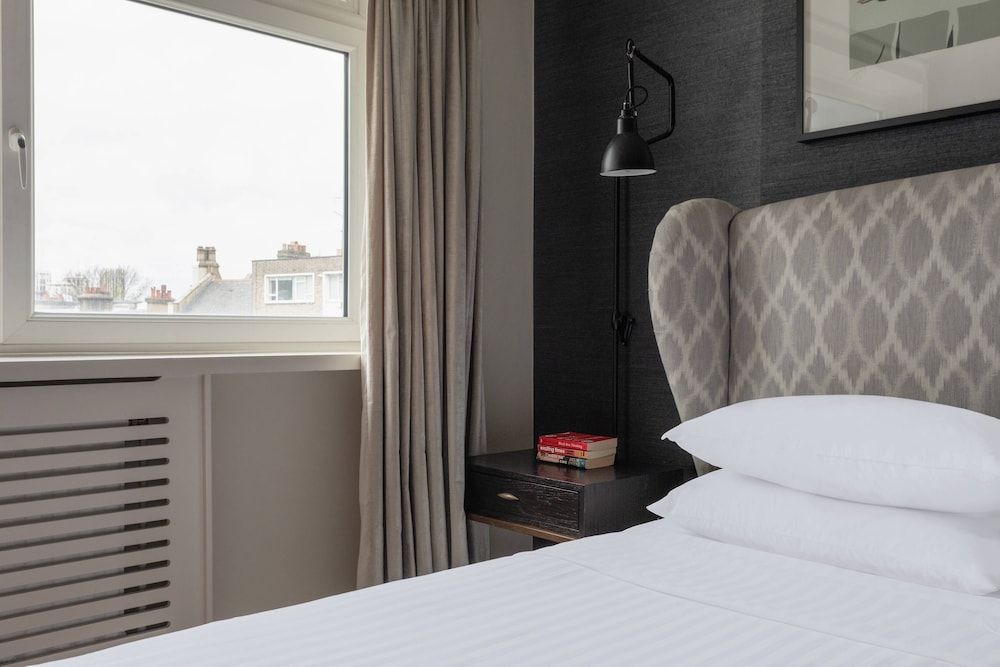 Arundel Gardens by Onefinestay