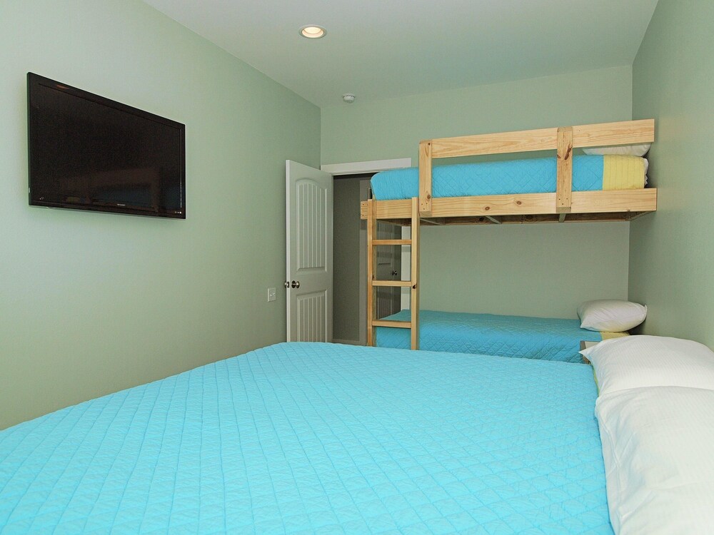 Beach Club Clubhouse 2
