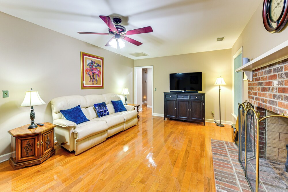 3 Mi to Historic Dtwn: Family Retreat in Beaufort!