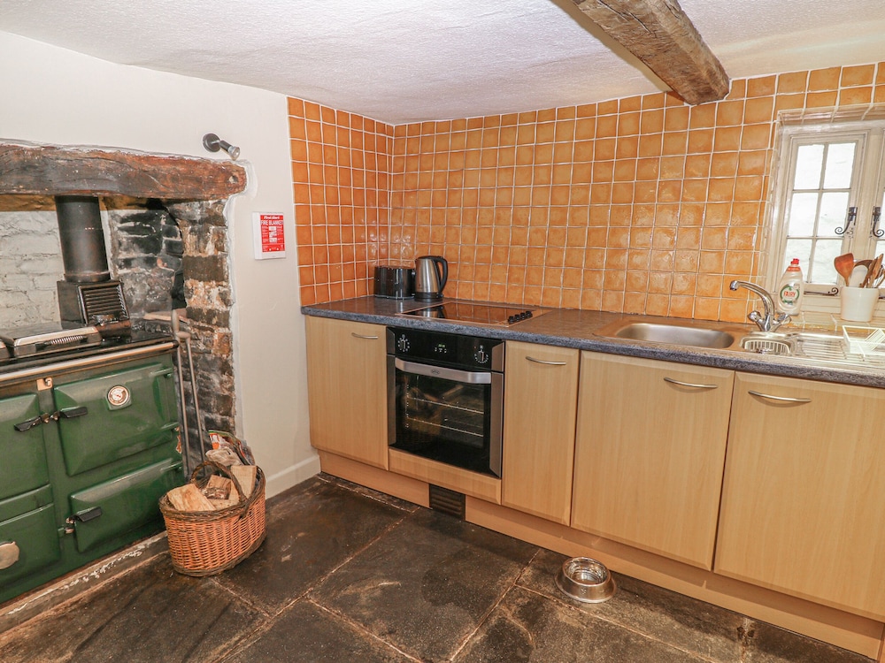 Photo 10