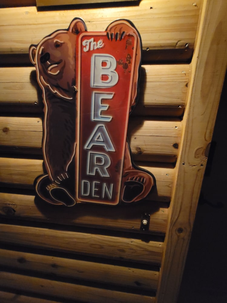 The Bear Den