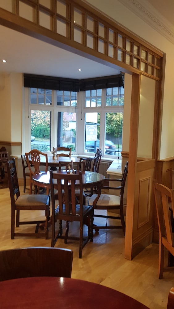 The George Carvery & Hotel