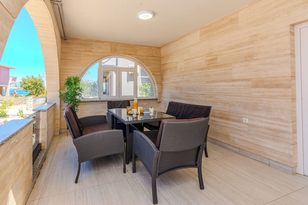 Apartments Mavracic