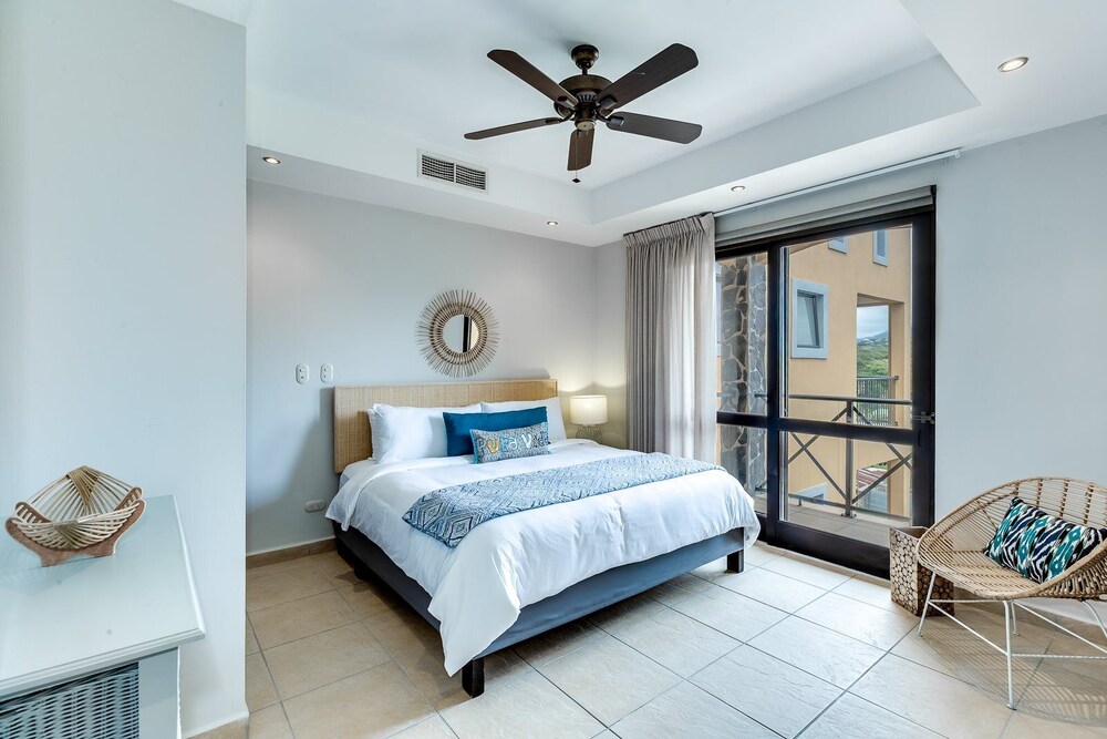 Perfect Oceanfront Retreat for Your Family view 5