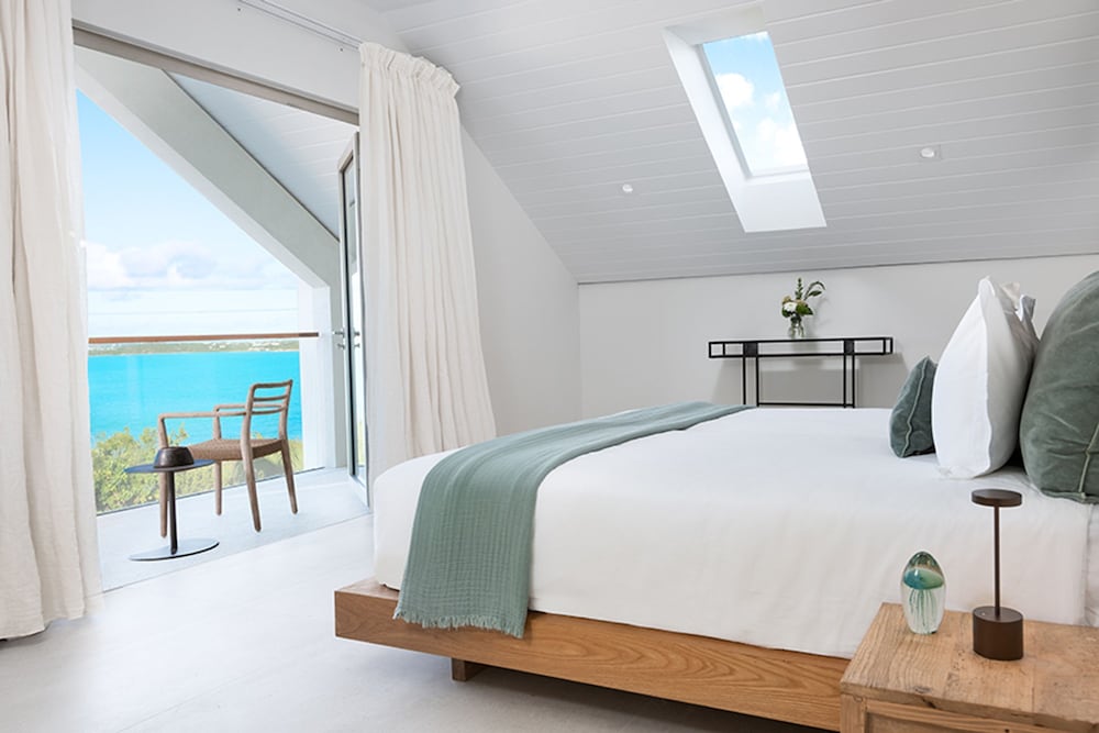 La Mer Villa West Luxury Oceanfront on Sapodilla Bay