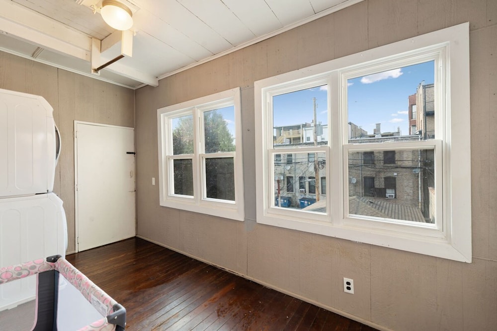 Stylish 2BR Urban Retreat in River West