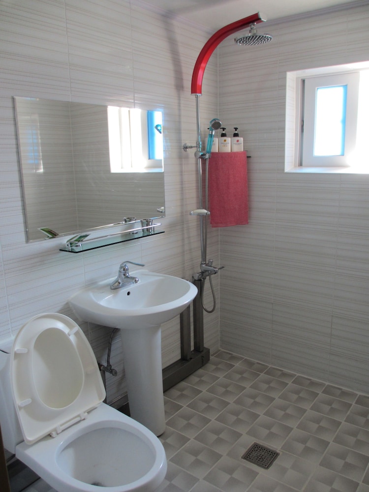 Moiri Guesthouse - Hostel