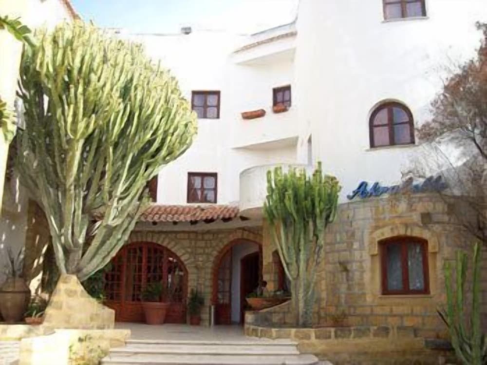 Hotel Akrabello - Image 1