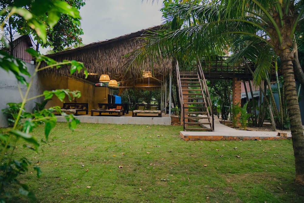River Nest Hostel