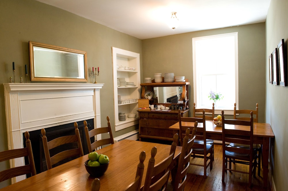 Hopkins Ordinary Bed Breakfast and Ale Works