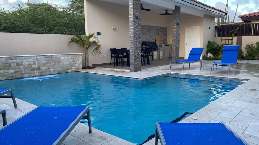 Luxury Noord 3 2 Villa - W Private Saltwater Pool