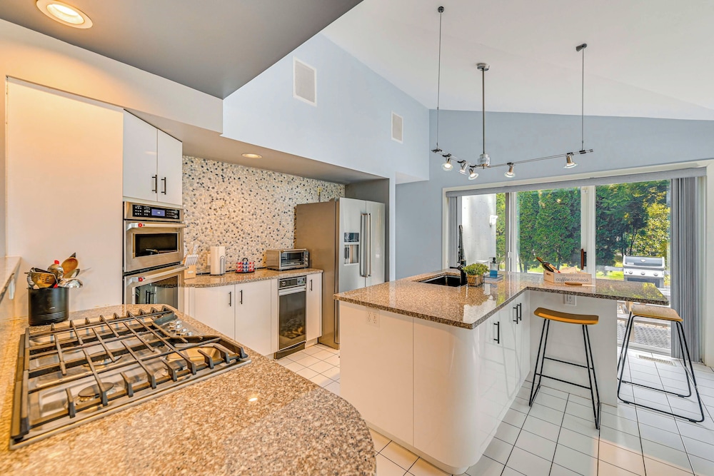2 Mi to Six Flags: Lake George Home w/ Large Patio