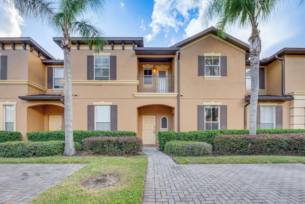 8 Mi to Disney: Orlando Townhome w/ Pool Access! view 5