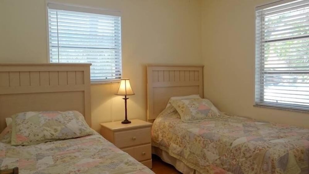105b 12th Street South Front 2 Bedroom Apts by RedAwning
