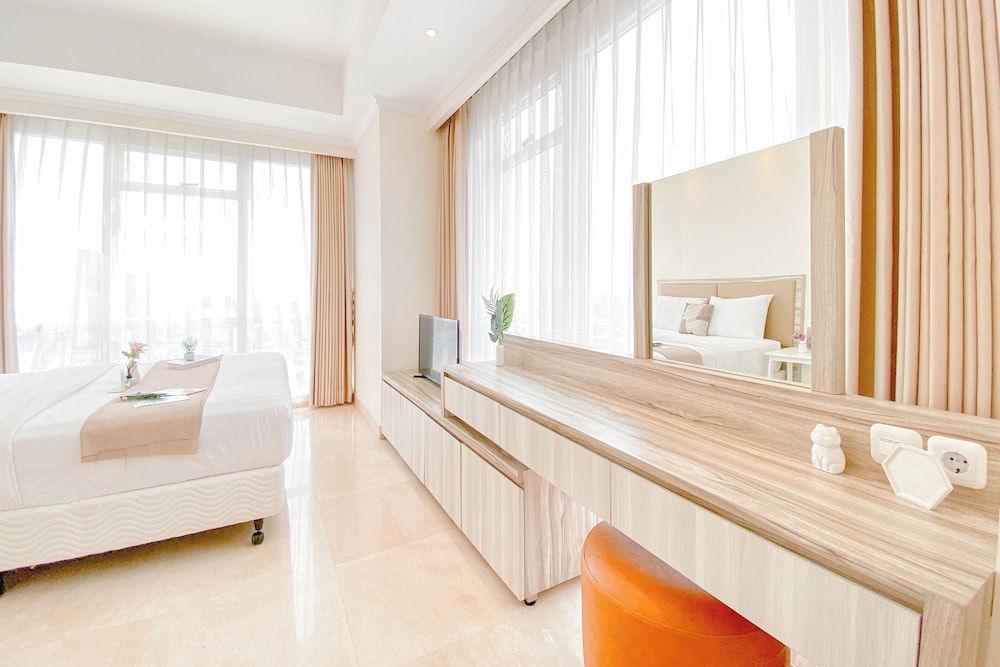 Stunning and Comfy 2BR Apartment at Menteng Park