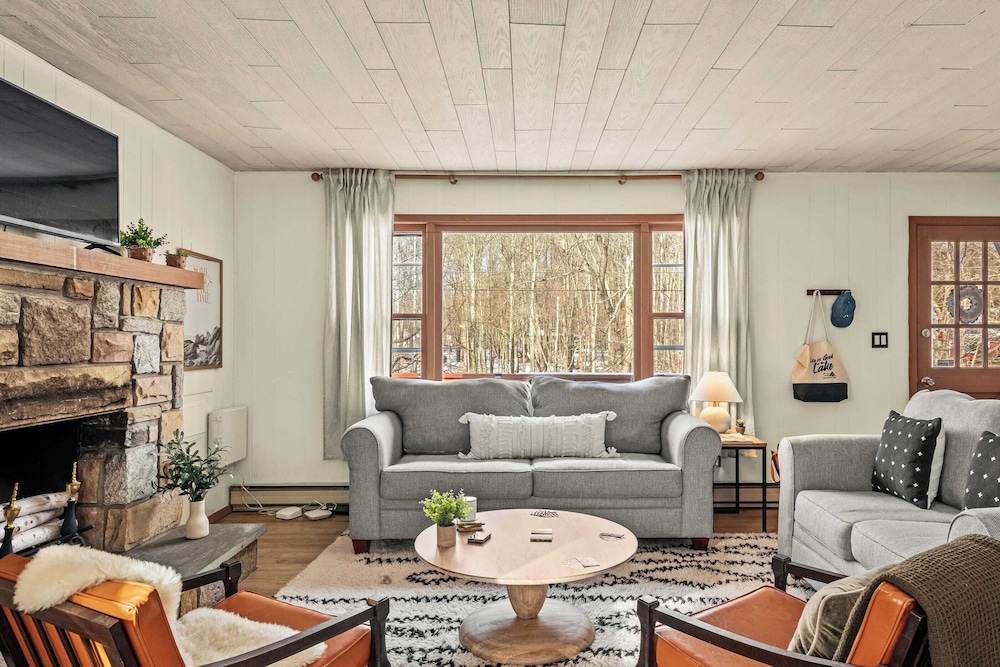 The Pines Cozy Arrowhead Lake Escape With Pools and Outdoor Adventures