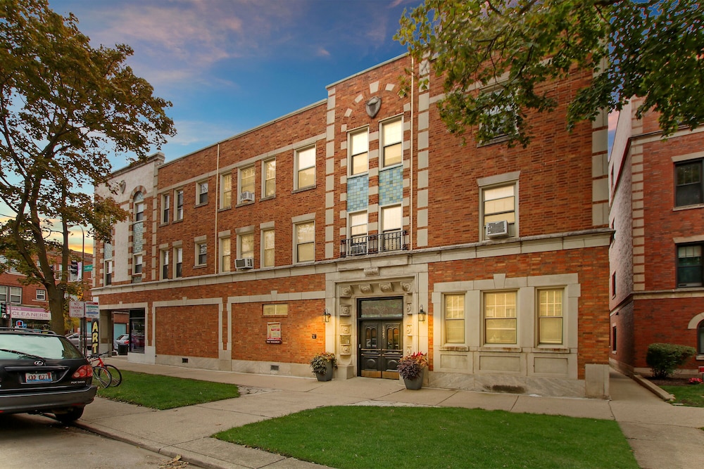 Lovely 1BR in Evanston -Elmwood 105