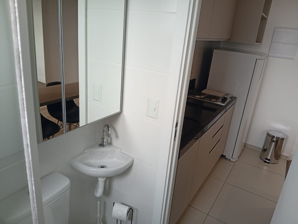 Modern Studio w/ Barbecue Grill Sel1110