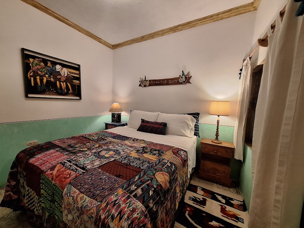Yellow House - Hostel
