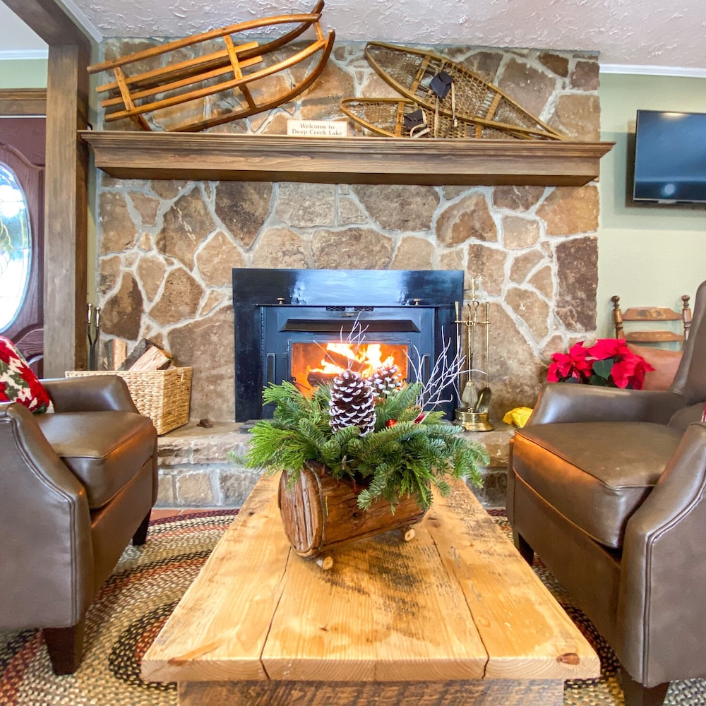 LakeFront Lodge