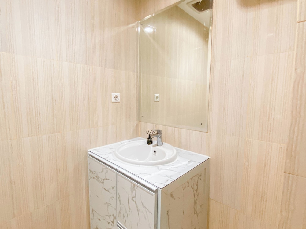 Warm and Cozy Studio at Sentul Tower Apartment