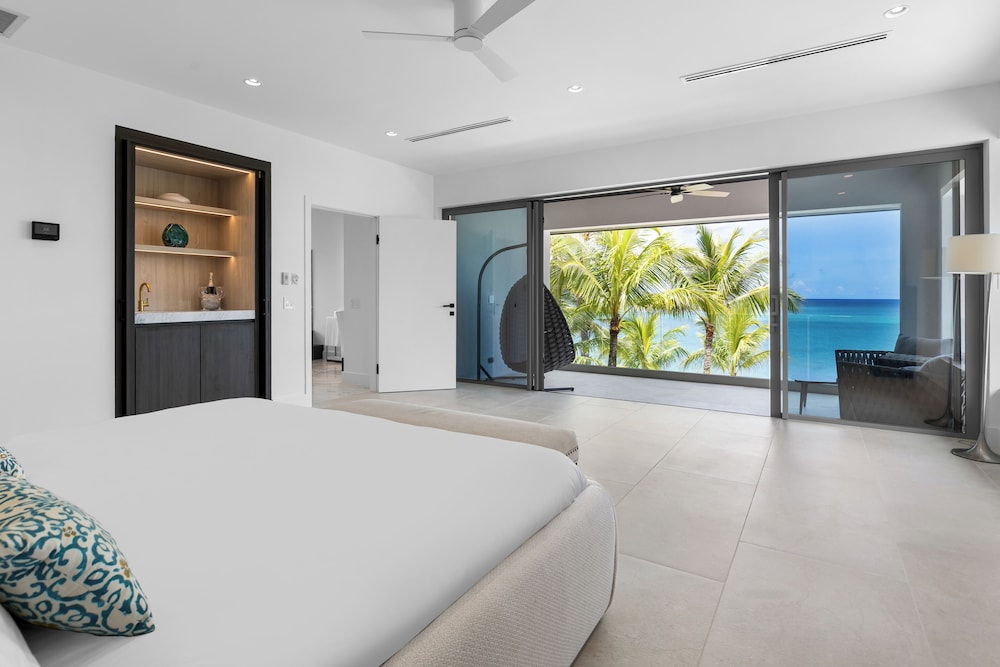 Notos Cove