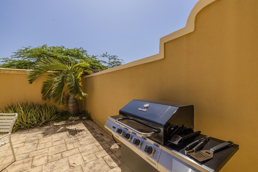 2br3ba Townhome Gold Coast Pool Tennis Gym