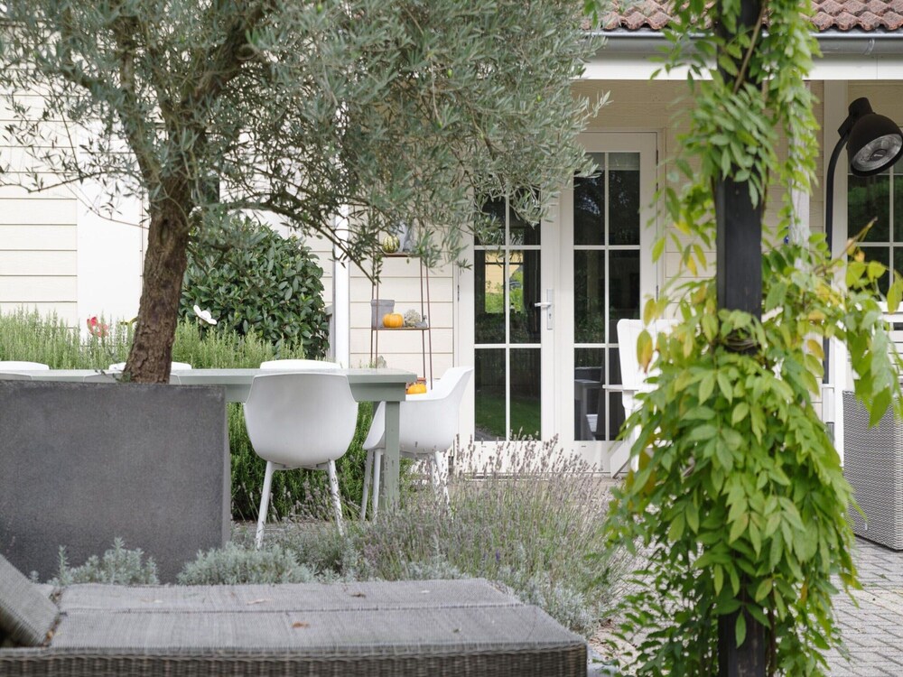 Zeeland Retreat; Sauna and Seaside Charm