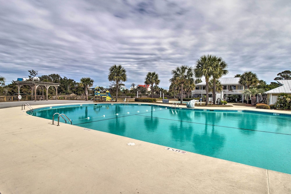 Oceanfront Condo in Harbor Island Community!