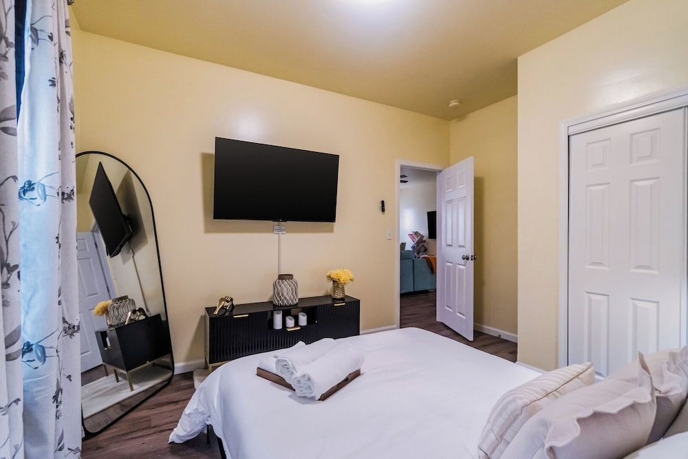 3BR Getaway Hot Tub, Games & Family Fun