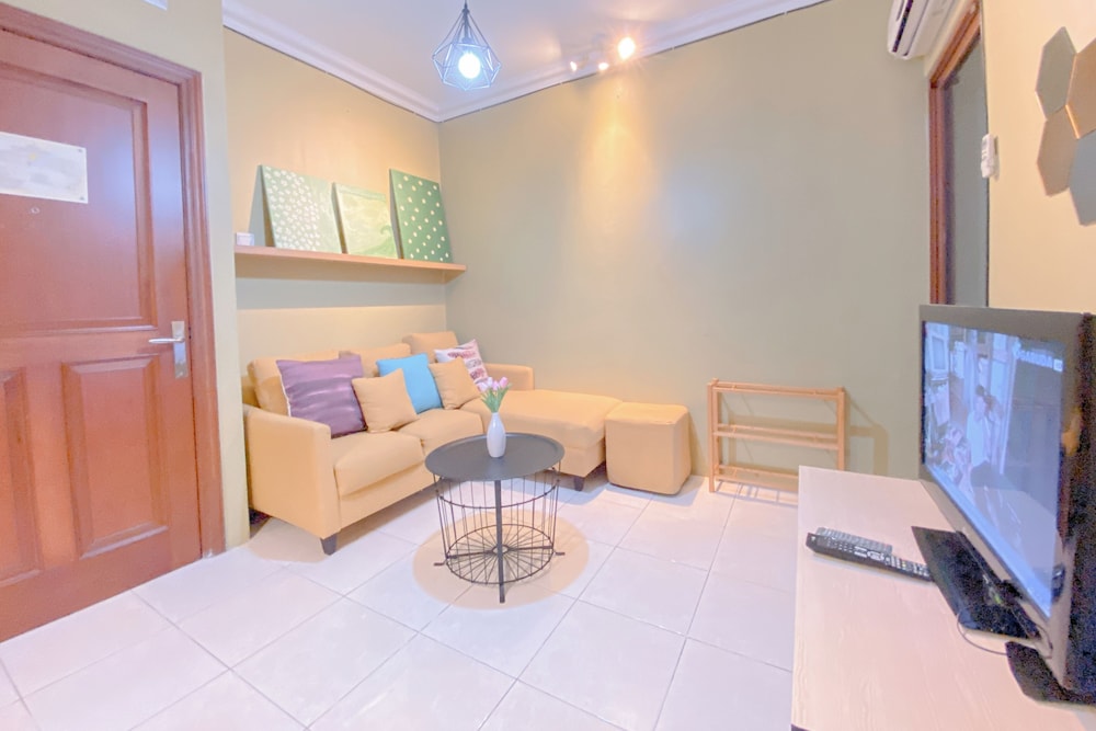 Gorgeous 2Br At Grand Setiabudi Apartment