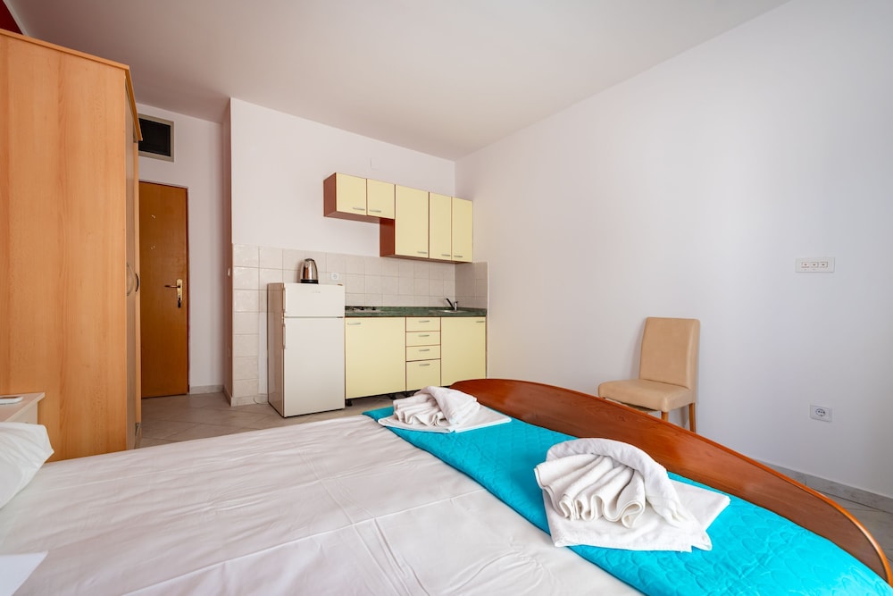 Bonvie Apartments in Center 12 B6