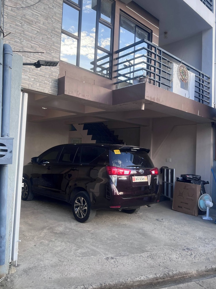 BN 5BR House With Mountain View