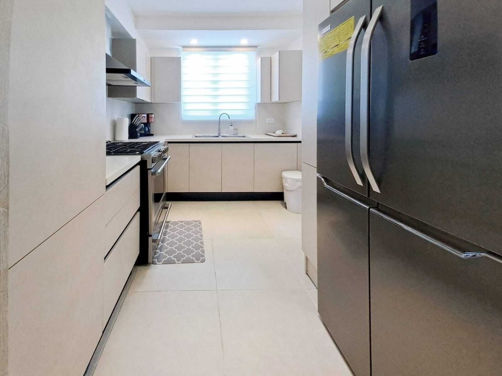 Enjoy Stylish 3br 3, 5b Stylish, Downtown Ocean View