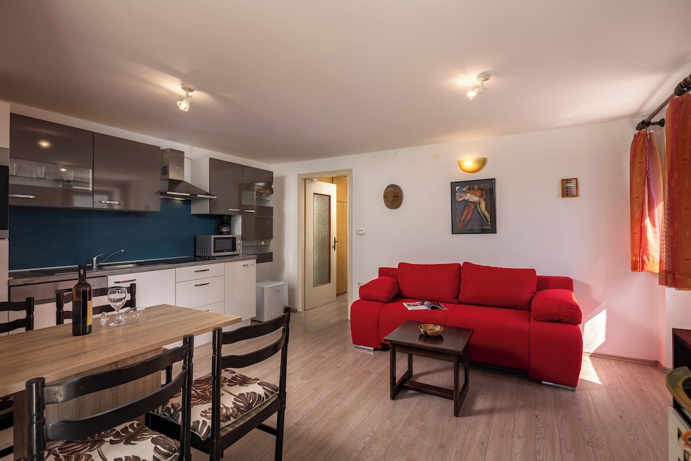 The Wave - Apt With Seaview and Garden
