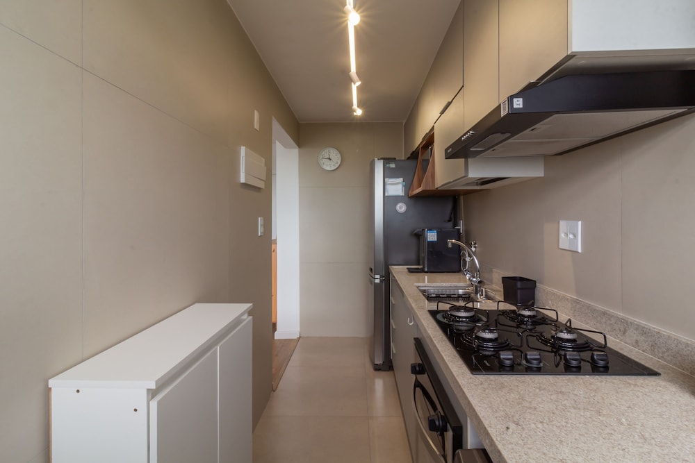 Your Complete Retreat in Barra da Tijuca Av702