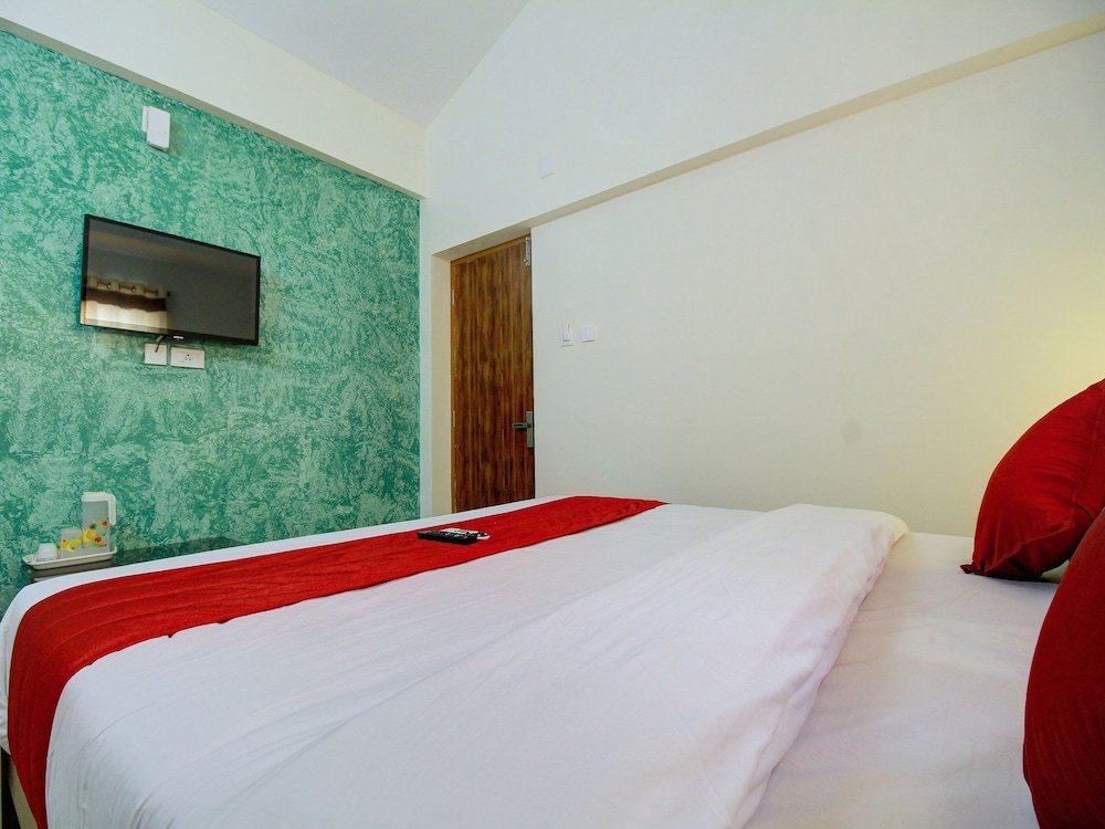 OYO 14240 MOHAN RESIDENCY
