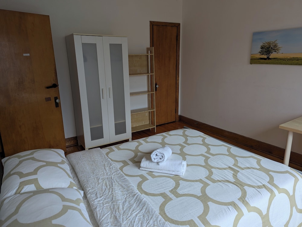 Apartment near Metro Monk Station view 3