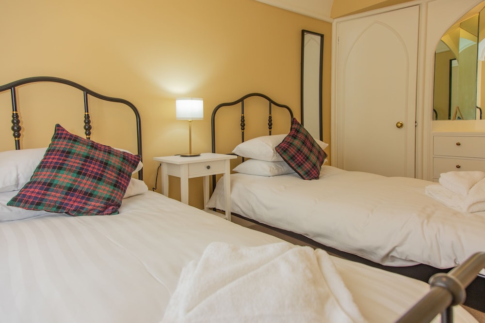 Armadale Castle Cabins