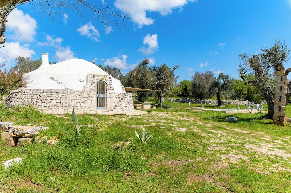 Trullo Mandorlo by Wonderful Italy
